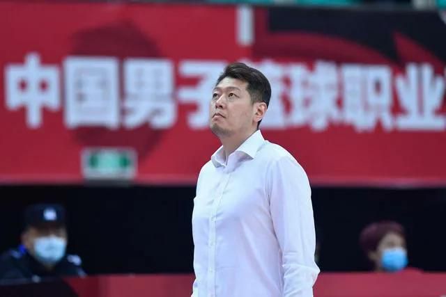 嗯啊h宝贝张开腿嗯啊好深军婚